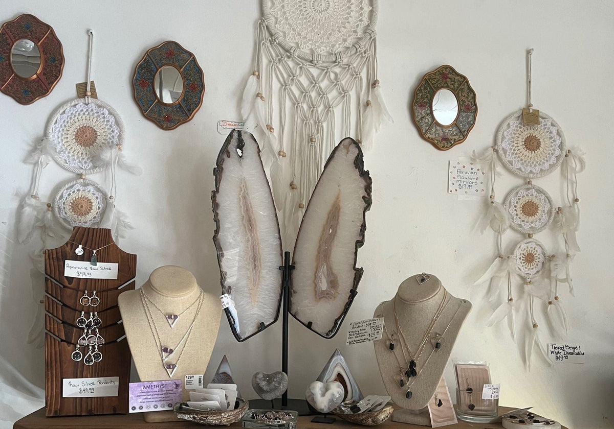 Why Crystal Displays Matter More Than You Think – EarthsElements Wholesale